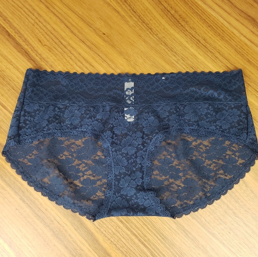 Auden boyshort panties size medium NWOT